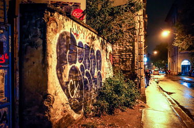 Graffiti Bombing - Photo by dirtyartterror - cipoe