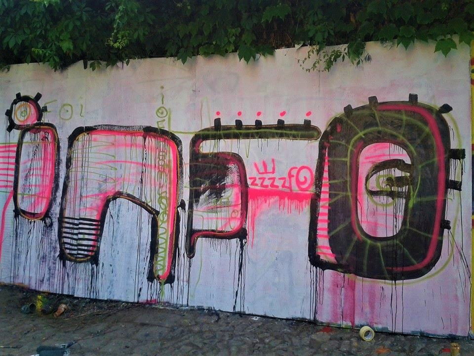 Graffiti Wall in Budapest - Photo by dirtyartterror - info, naamloozz (2014)