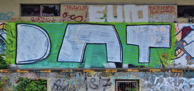 Graffiti Bombing - Photo by dirtyartterror - dat, nagykanizsa, hungary (2015)