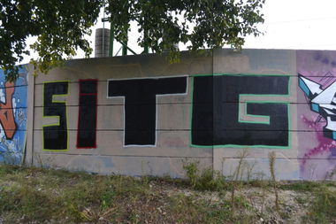 Graffiti Wall - Photo by dirtyartterror - sitg, dat, rhl (2016)