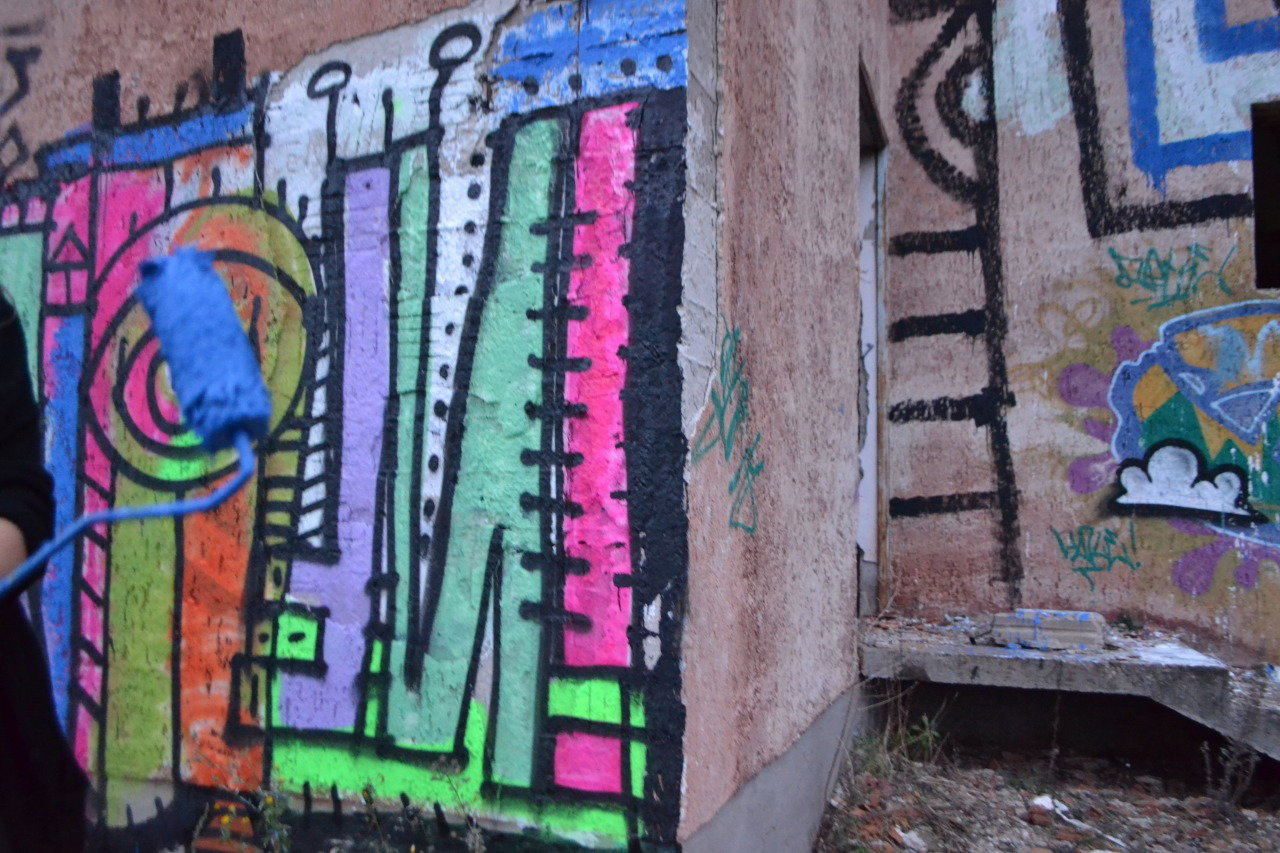 Graffiti Artwork - Photo by dirtyartterror - naamloozz, infopapa, hungary (2016)