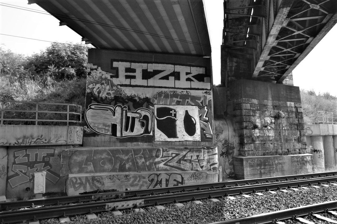 Graffiti Bombing - Photo by dirtyartterror (2016)