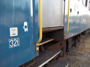 Graffiti Train - Photo by dirtyartterror - info (2011)