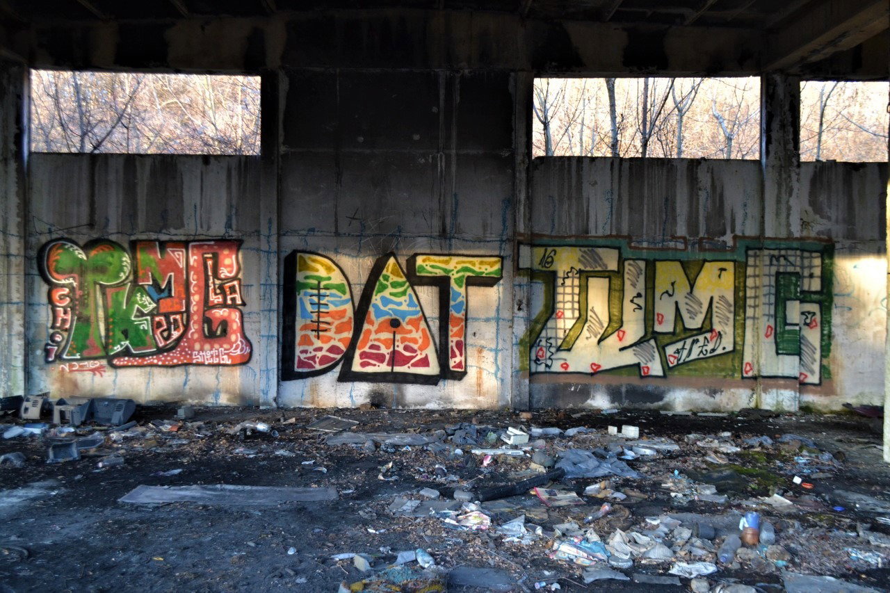 Graffiti Wall - Photo by dirtyartterror - tkmg, dat, bude (2016)