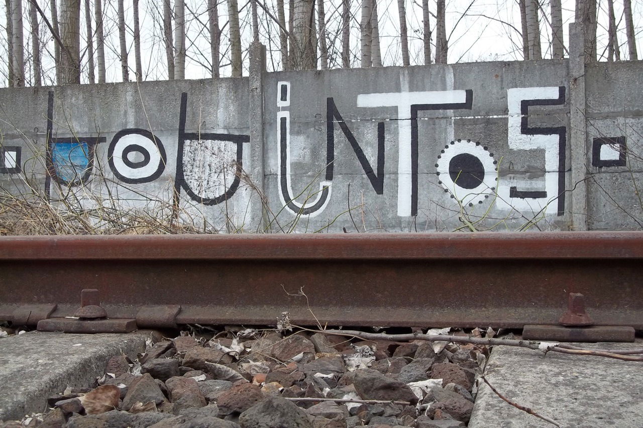 Graffiti Bombing - Photo by dirtyartterror - KOKI, KOKINTOS (2013)