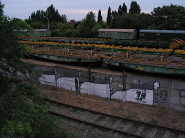 Graffiti Bombing - Photo by dirtyartterror (2009)