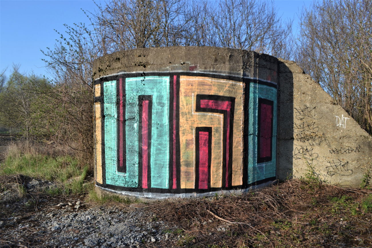 Graffiti Bombing - Photo by dirtyartterror - info, dat, rhl (2018)