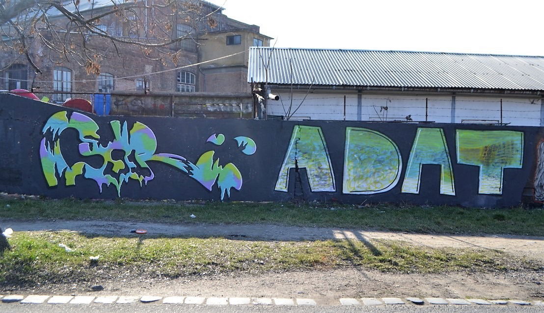 Graffiti Wall in Budapest - Photo by dirtyartterror - dat (2015)