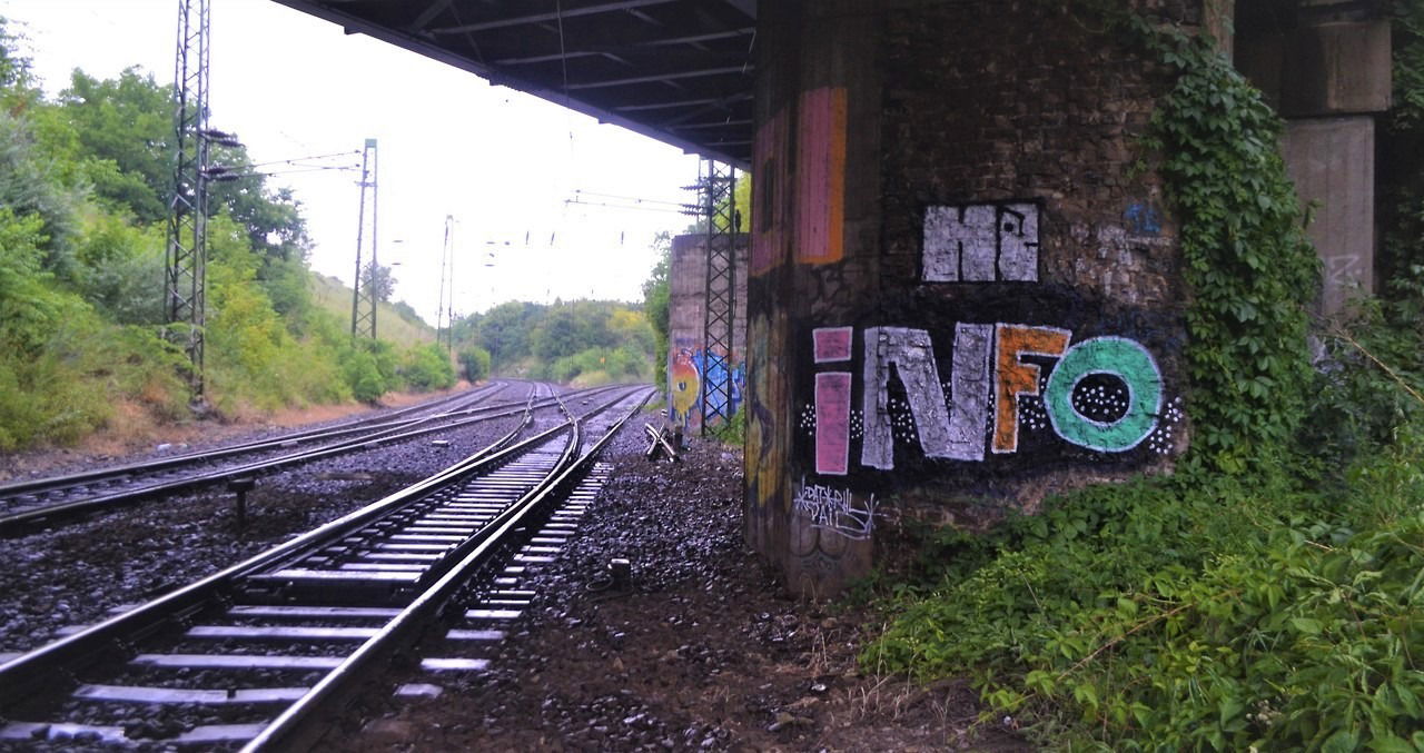 Graffiti Bombing - Photo by dirtyartterror - BUDAPEST, HUNGARY (2016)