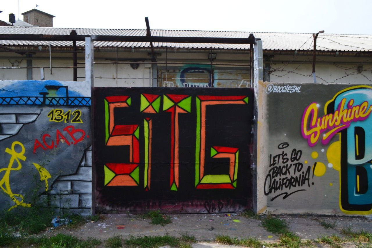 Graffiti Wall in Budapest - Photo by dirtyartterror - sitg, dat, rhl (2016)