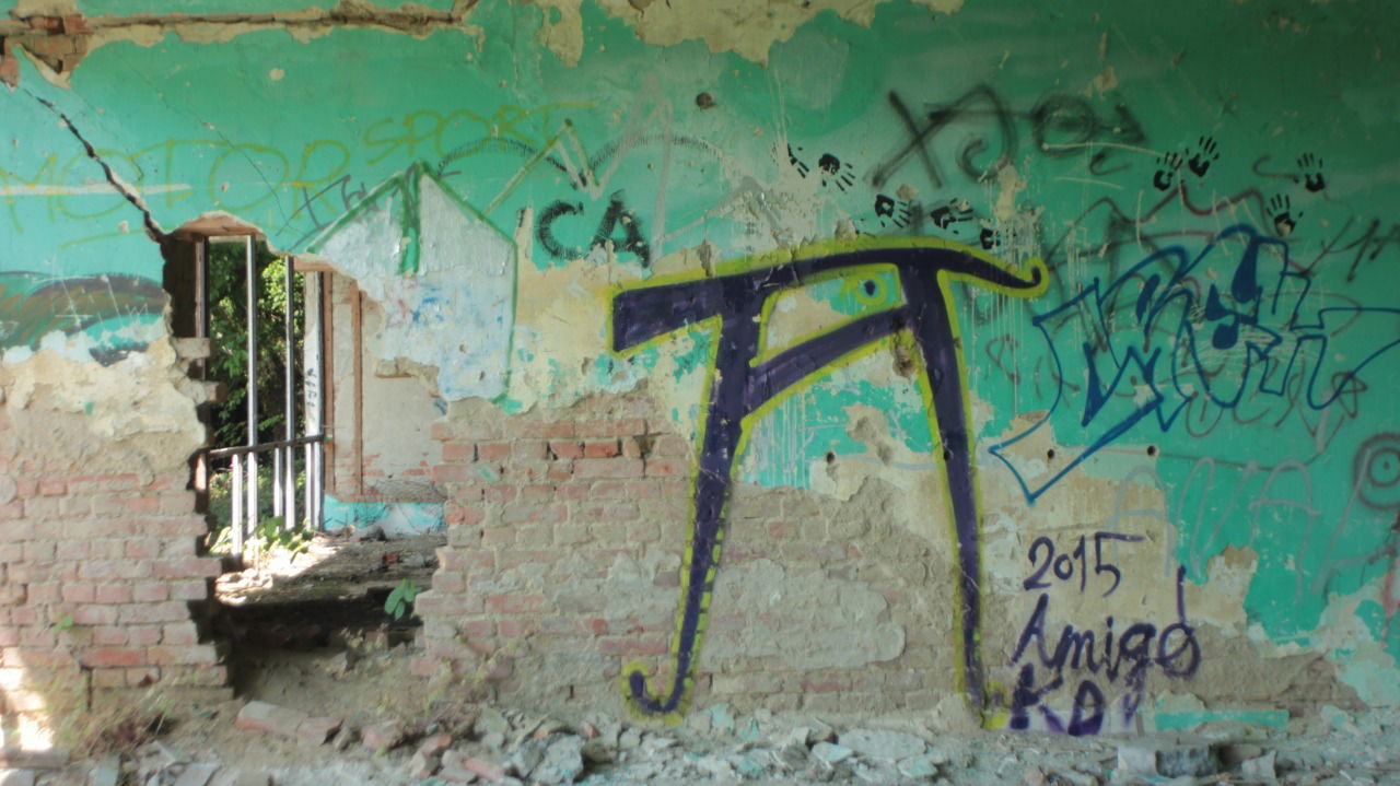 Graffiti Street Art - Photo by dirtyartterror - hokedli, dat, hungary (2015)