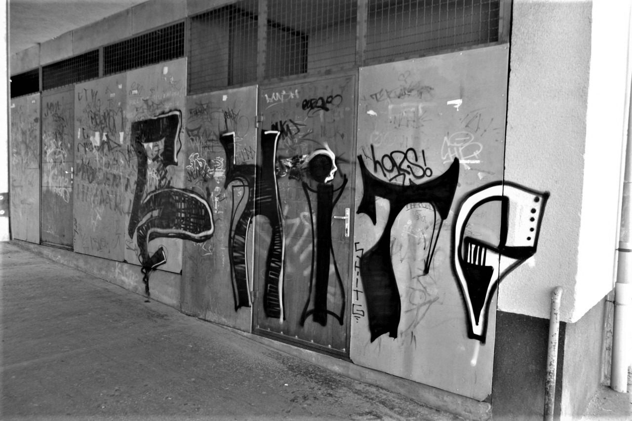 Graffiti Bombing - Photo by dirtyartterror - SHITG, nagykanizsa, hungary (2015)