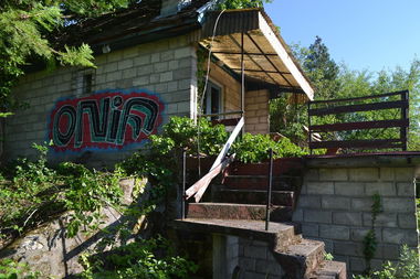 Graffiti Bombing - Photo by dirtyartterror - onif, hungary (2017)