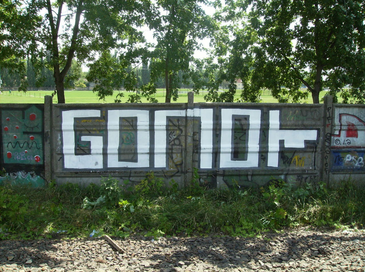 Graffiti Bombing - Photo by dirtyartterror - gonok, Kecskemét, Hungary (2008)