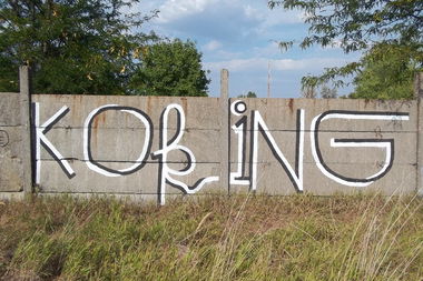 Graffiti Bombing - Photo by dirtyartterror - koking