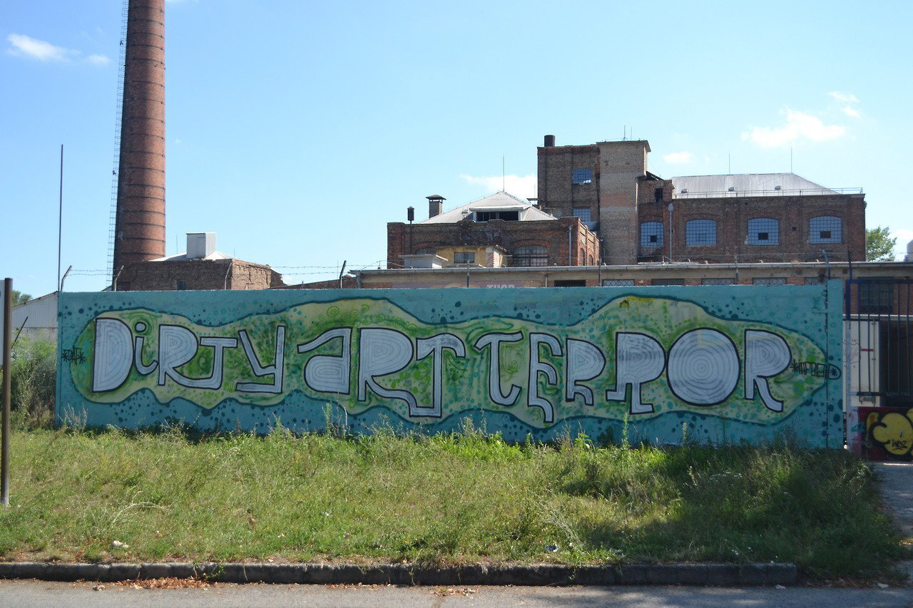 Graffiti Wall - Photo by dirtyartterror - dirtyartterrordat, datcrew, rhl