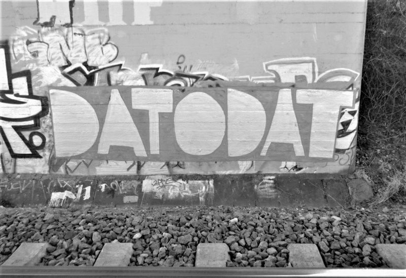 Graffiti Bombing - Photo by dirtyartterror - DATODAT (2015)