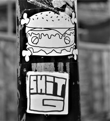 Graffiti Street Art - Photo by dirtyartterror - spam, shitg, budapest