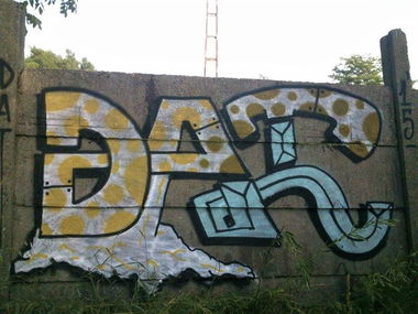 Graffiti Bombing - Photo by dirtyartterror - DAT, DOGG, BUDAPEST (2015)