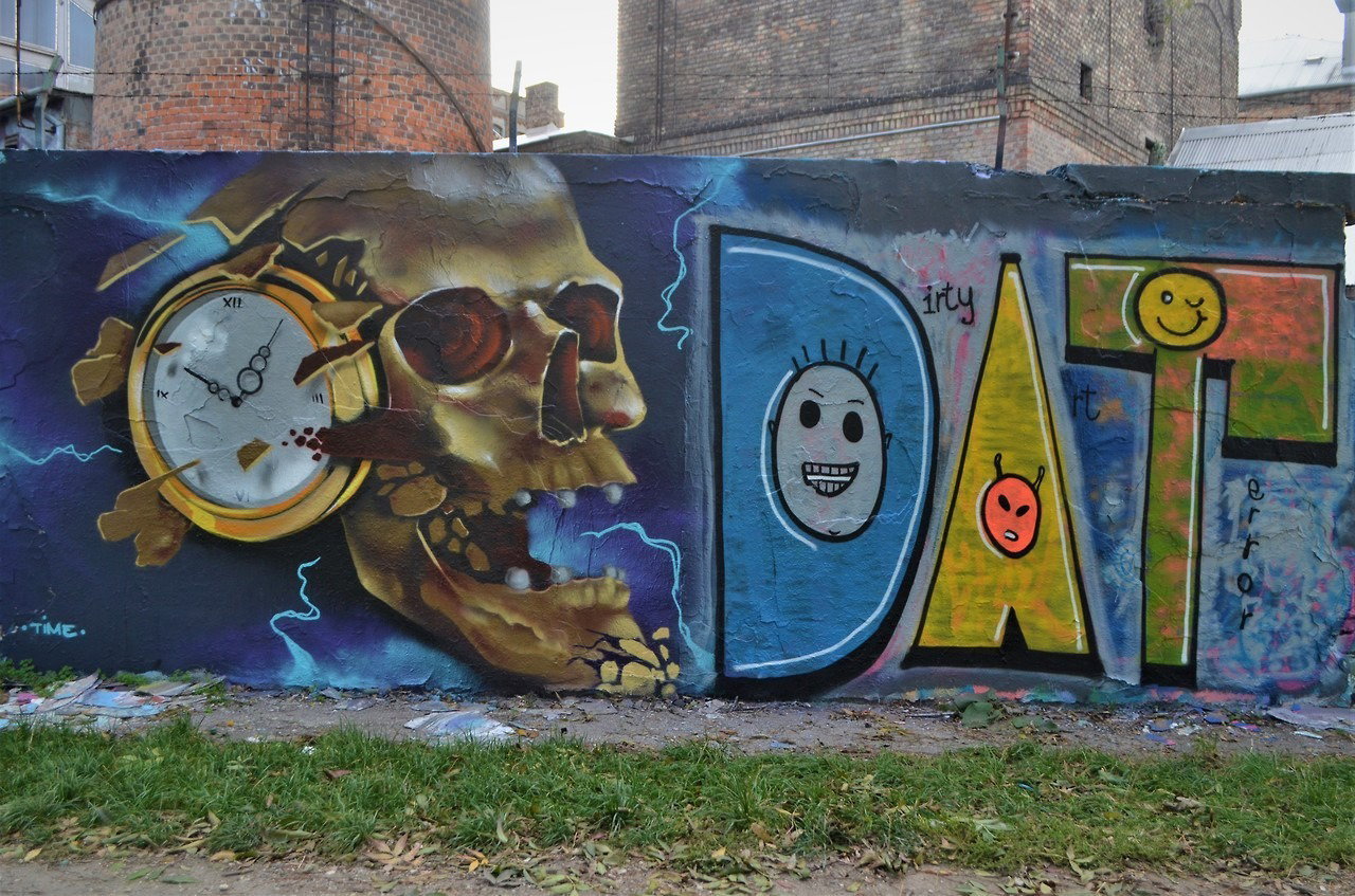 Graffiti Wall - Photo by dirtyartterror - time, aid (2017)