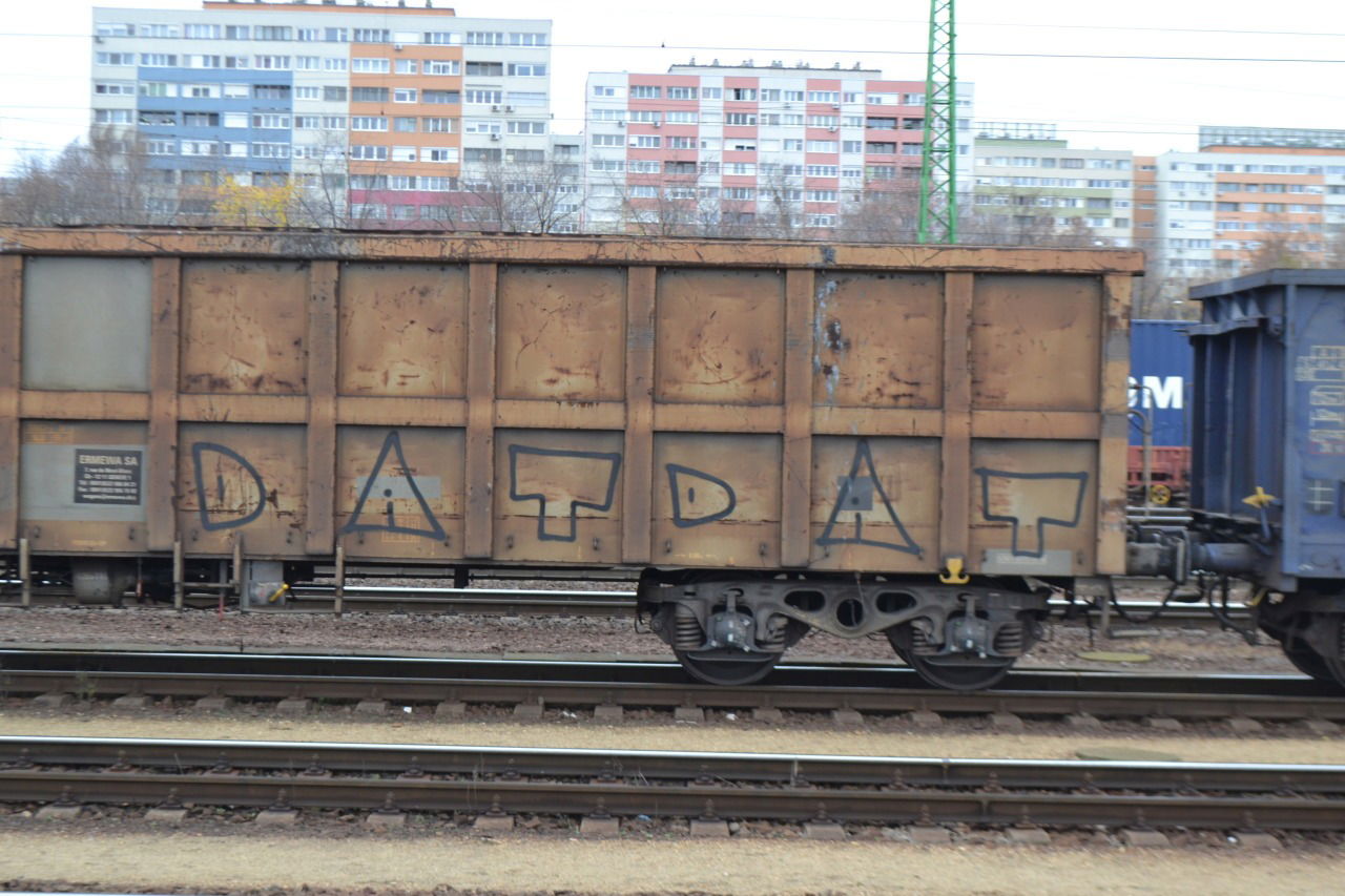 Graffiti Train - Photo by dirtyartterror