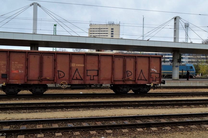 Graffiti Train - Photo by dirtyartterror - dat (2016)