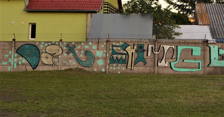 Graffiti Bombing - Photo by dirtyartterror - aid, shitg, dat (2016)