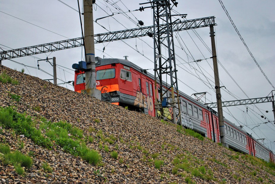 Graffiti Train - Photo by dirtyhands76 - cinx