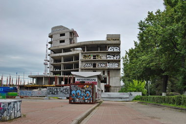 Graffiti Bombing in Russia - Photo by dirtyhands76 - cinx