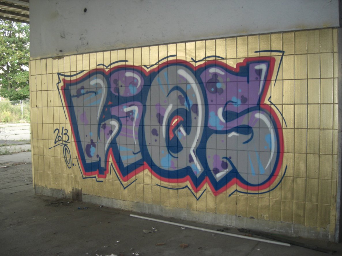 Graffiti Wall in Bonn - Photo by djangooo - liqs