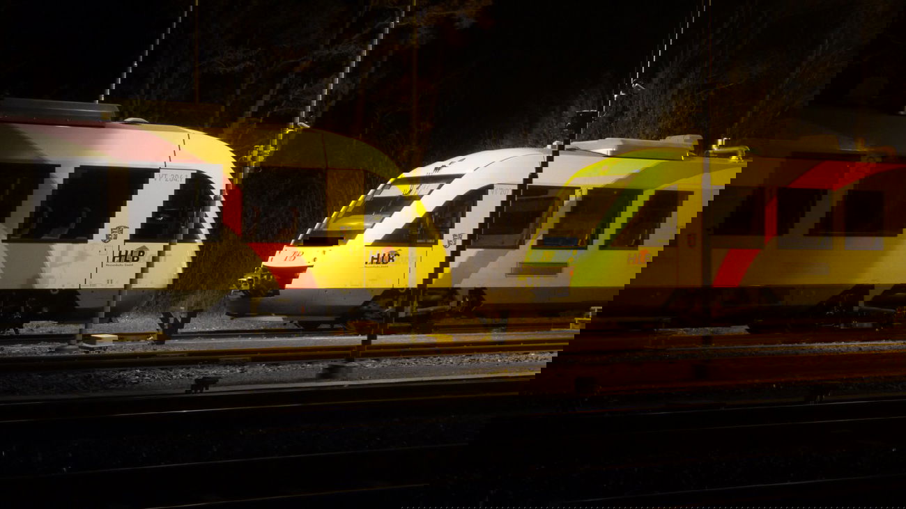 Graffiti Train - Photo by dntknw - atmosphere (2013)