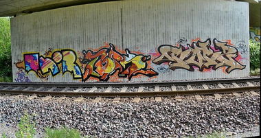 Graffiti Bombing - Photo by docThor - Thor, Tops, Rabs (2013)