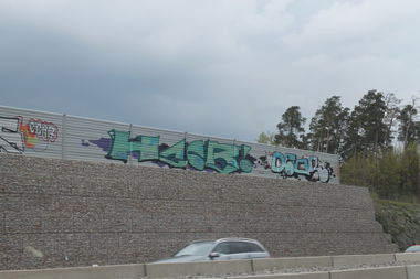 Graffiti Bombing - Photo by dogtowner - hccb, nash, deor