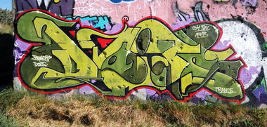 Graffiti Wall in Francie - Photo by doits (2017)