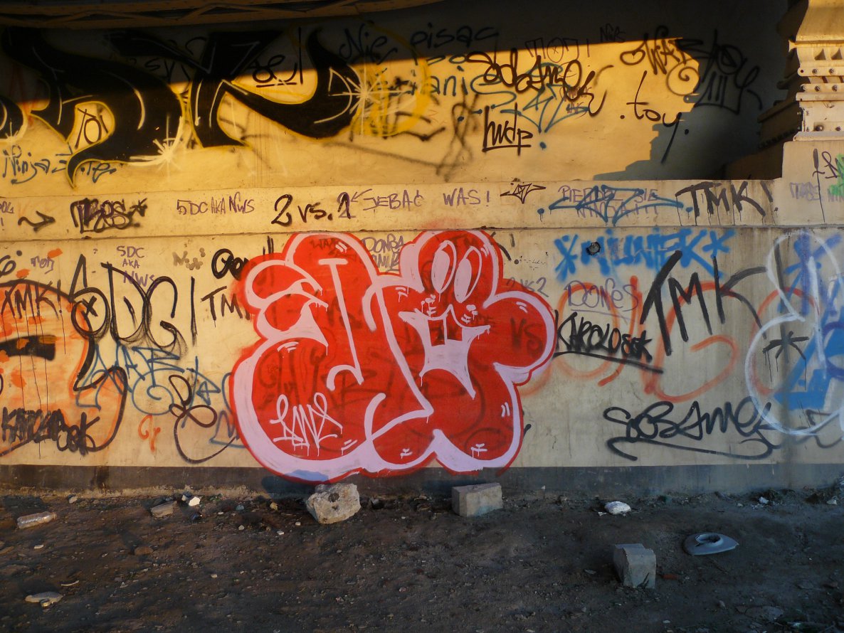 Graffiti Bombing - Photo by done8 - done, kdsc (2013)