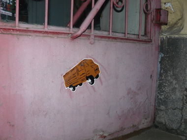 Graffiti Street Art - Photo by done8 - done, ?uk, car (2013)