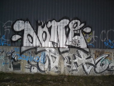 Graffiti Bombing - Photo by done8 - done (2014)
