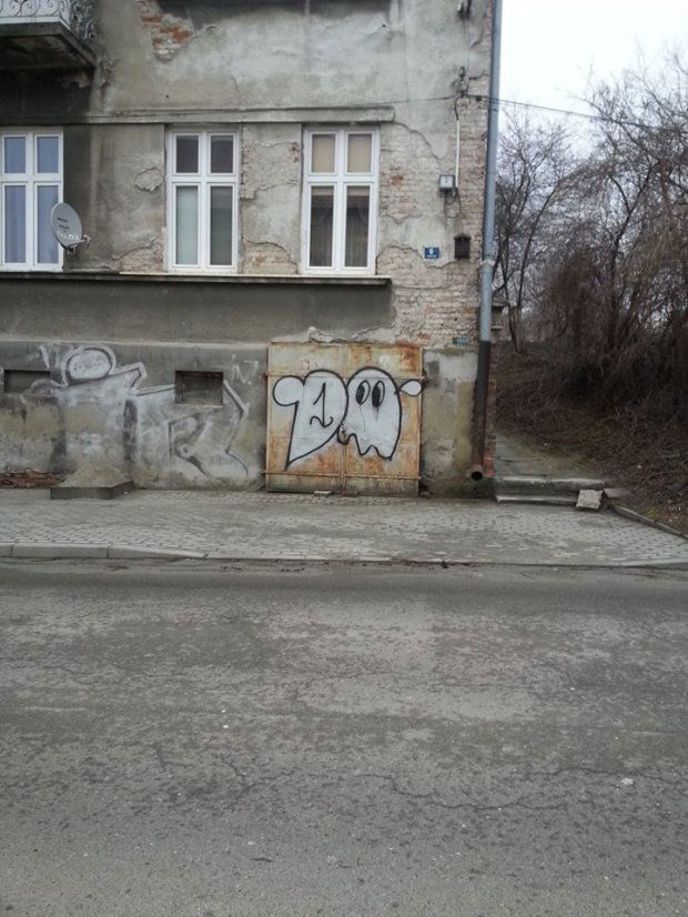 Graffiti Bombing - Photo by done8 - done (2014)