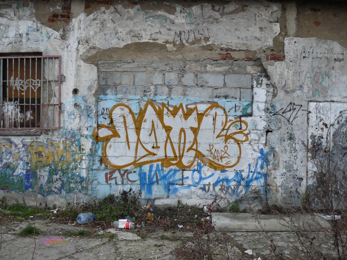Graffiti Bombing - Photo by done8 - done (2013)
