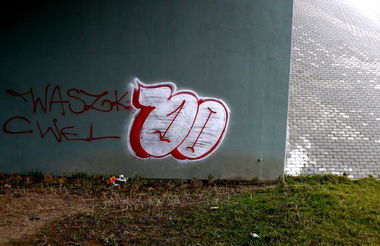Graffiti Bombing - Photo by done8 - done (2014)