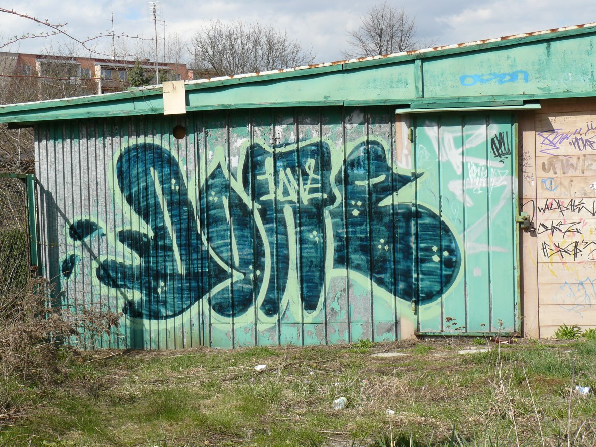 Graffiti Bombing - Photo by done8 - done (2014)