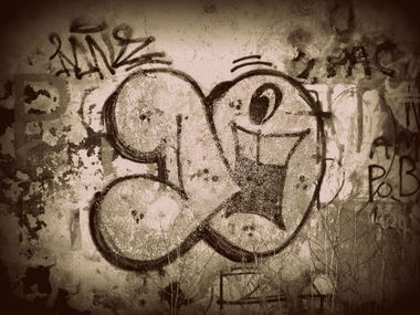 Graffiti Bombing - Photo by done8 - done (2014)