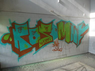 Graffiti Bombing - Photo by done8 - kdsc (2013)