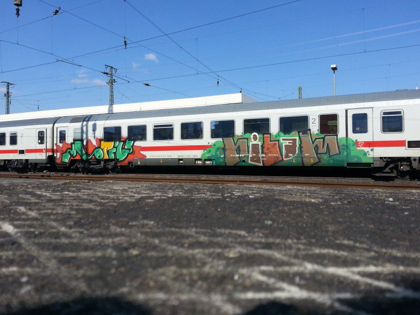 Graffiti Train - Photo by dontfuck_69