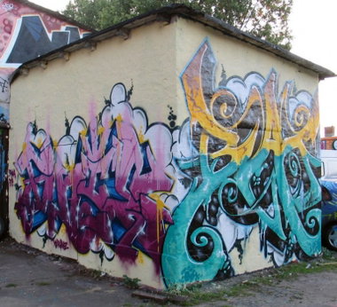 Graffiti Wall in Hamburg - Photo by doppeldee - juse781, ewa, fp