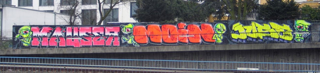 Graffiti Wall in Hamburg - Photo by doppeldee - johnny, mauser, moin (2012)
