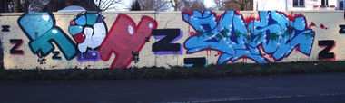 Graffiti Wall in Hamburg - Photo by doppeldee - rqnz, juse781, ewa (2014)
