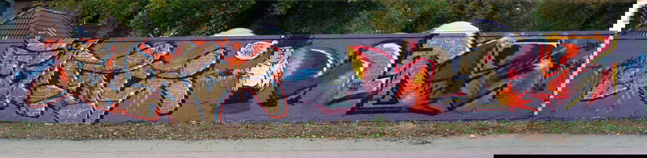 Graffiti Wall in Hamburg - Photo by doppeldee - juse781, sanor, ewa (2014)