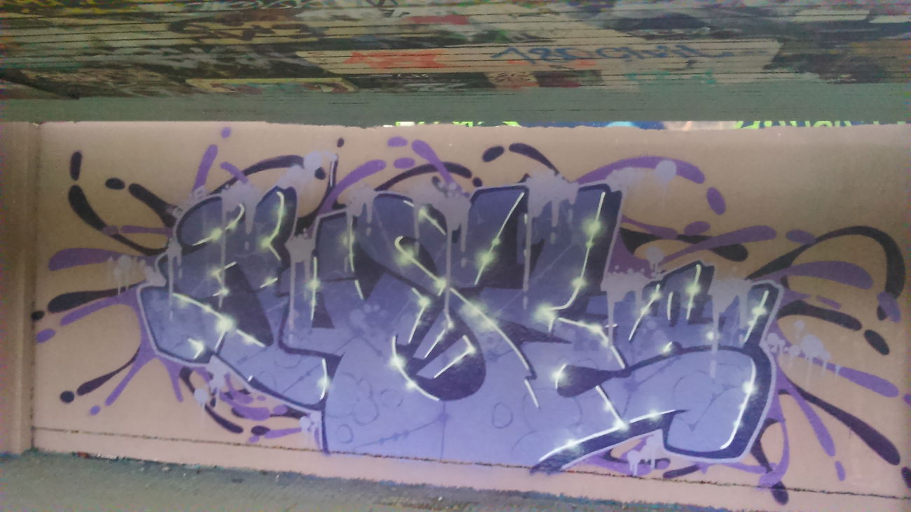 Graffiti Wall in Hamburg  - Photo by doppeldee - Juse781, ewacrew (2015)