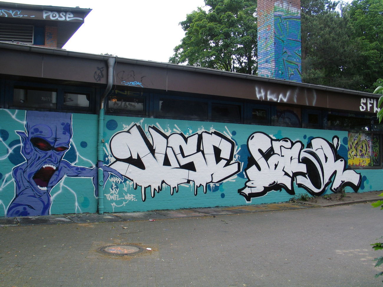 Graffiti Wall in Hamburg - Photo by doppeldee - cyx, juse781, sanor (2015)